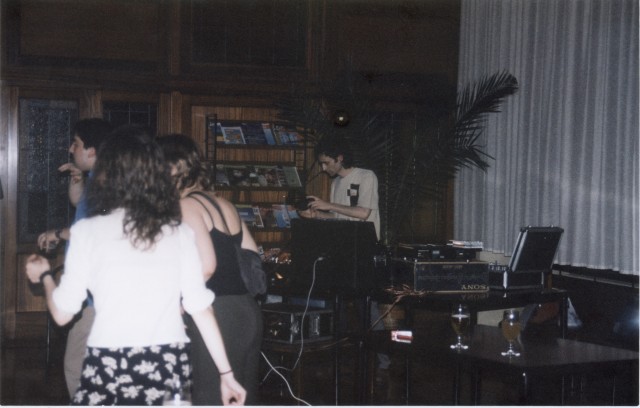 IRUÑEA Udako Euskal Unibertsitatea 2004 3.jpg
